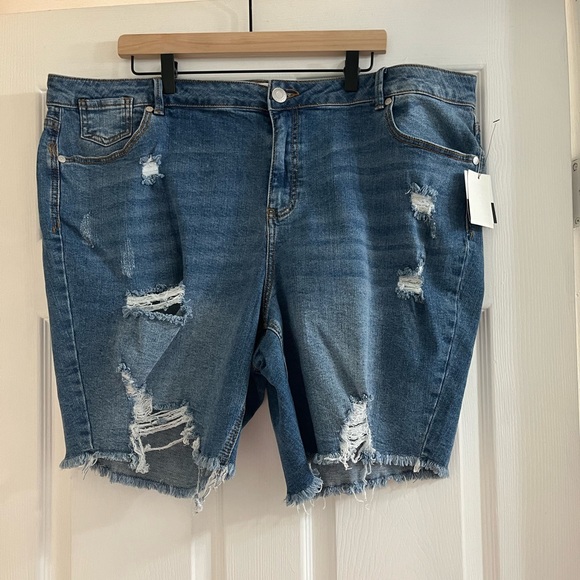 Eloquii Pants - NWT 🩵 Eloquii Elements Size 20 Denim Shorts